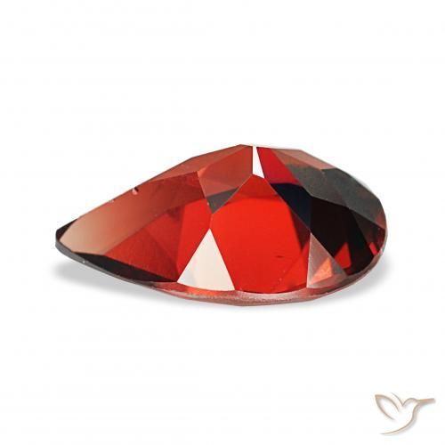 Granada Almandina Vermelho Sangue Profundo Natural 3.33ct, Formato de pêra, VS