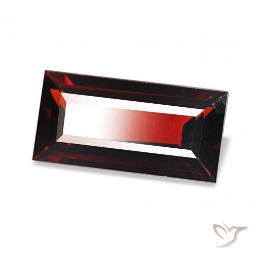 Granada Almandina Vermelho escuro Natural 1.67ct, baguete, VVS