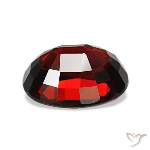 Granada almandina vermelho natural 2,87ct, corte oval, VS