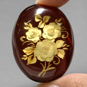 Âmbar marrom natural 28,39ct, forma extravagante, translúcido