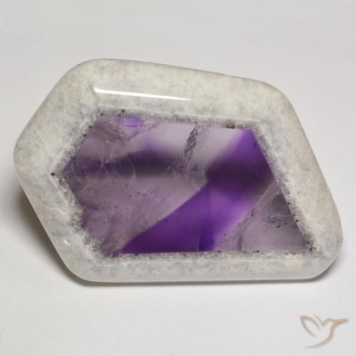 Fatia de geodo de ametista multicolorido natural 69,57ct, forma extravagante, transparente