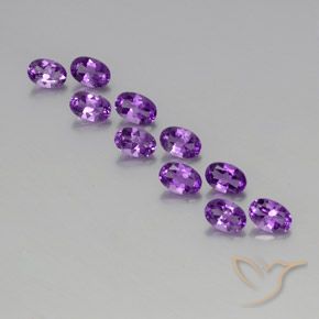 Pedras preciosas de Ametista Violeta arroxeado médio-escuro natural de 4.08 ct, Corte Oval, VVS-VS