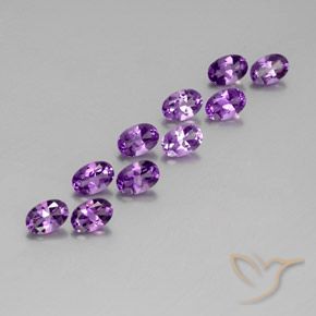 Pedras preciosas de Ametista Violeta arroxeado médio-escuro natural de 4.01 ct, oval, VVS-VS