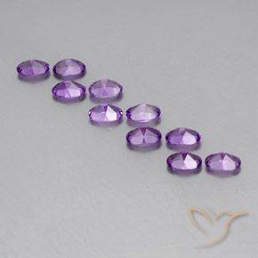 Pedras preciosas de Ametista Violeta arroxeado médio-escuro natural de 4.01 ct, oval, VVS-VS