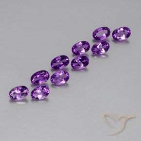 Pedras preciosas de Ametista Violeta arroxeado médio-escuro natural de 4.12 ct, oval, VVS-VS