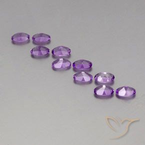 Pedras preciosas de Ametista Violeta arroxeado médio-escuro natural de 3.93 ct, oval, VVS-VS