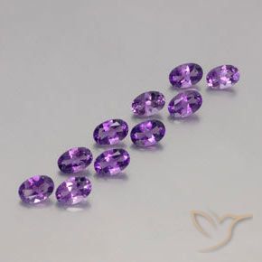 Pedras preciosas de Ametista Violeta arroxeado médio-escuro natural de 4.12 ct, oval, VVS-VS