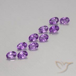 Pedras preciosas de Ametista Violeta arroxeado médio-escuro natural de 3.97 ct, oval, VVS-VS