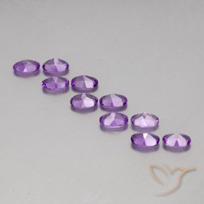 Pedras preciosas de Ametista Violeta arroxeado médio-escuro natural de 3.97 ct, oval, VVS-VS