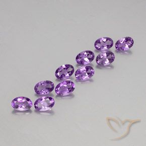 Pedras preciosas de Ametista Violeta arroxeado médio-escuro natural de 3.89 ct, oval, VVS-VS