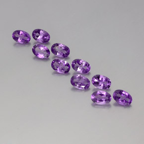 Pedras preciosas de Ametista Violeta arroxeado médio-escuro natural de 3.95 ct, Corte Oval, VVS-VS