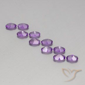 Pedras preciosas de Ametista Violeta arroxeado médio-escuro natural de 3.96 ct, Corte Oval, VVS-VS