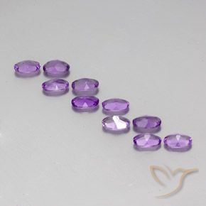 Pedras preciosas de Ametista Violeta arroxeado médio-escuro natural de 3.62 ct, oval, VVS-VS