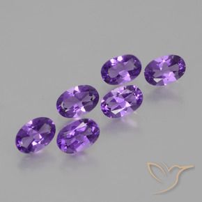 Pedras preciosas de Ametista Violeta Vívido natural de 2.48 ct, oval, VS
