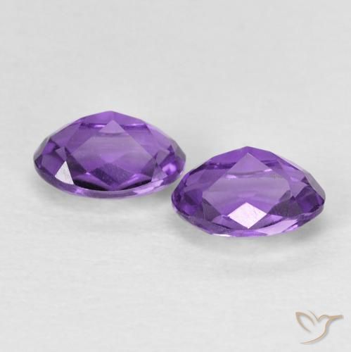 Pedras preciosas de Ametista Violeta Vívido natural de 0.92 ct, oval, VS