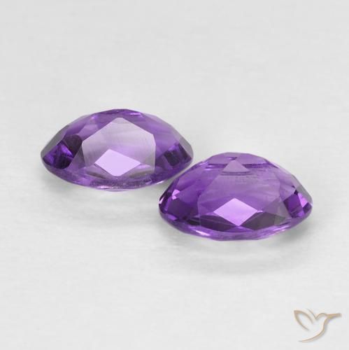 Pedras preciosas de Ametista Violeta Vívido natural de 0.88 ct, oval, VVS