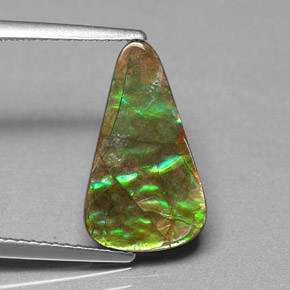 Ammolita multicolorido natural 2,40ct, forma extravagante, opaco