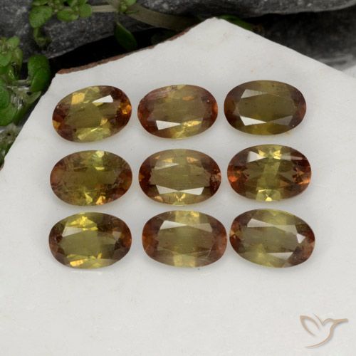 3.78ctw Natural Multicolorido Andaluzita, oval, VS-SI