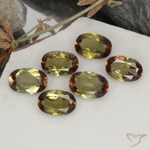 2.35ctw Natural Multicolorido Andaluzita, oval, VVS-VS