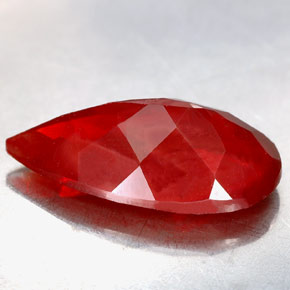Labradorita andesina Vermelho Natural 2.98ct, Formato de pêra, VVS-VS