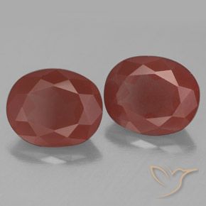 Pedras preciosas de Labradorita andesina Vermelho escuro natural de 6.75 ct, oval, Transparente/Translúcido