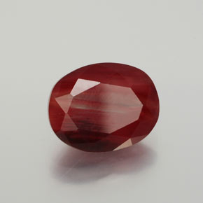 Andesina labradorita vermelho natural 2,30ct, corte oval, translúcido