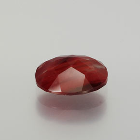 Andesina labradorita vermelho natural 2,30ct, corte oval, translúcido