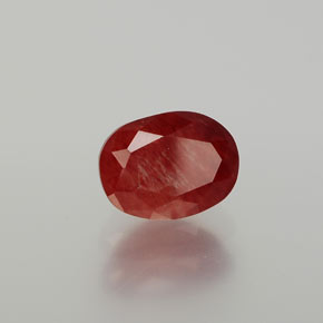 Andesina labradorita vermelho natural 1,50ct, corte oval, translúcido