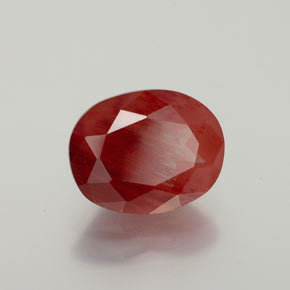 Andesina labradorita vermelho natural 2,40ct, corte oval, translúcido