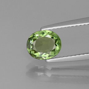 Apatita verde natural 0,96ct, corte oval, VVS