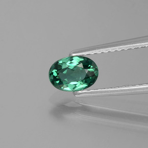 Apatita verde natural 0,54ct, corte oval, VS