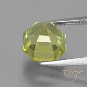 Apatita Verde amarelado Natural 5.76ct, Corte Octógono / Esmeralda, VS
