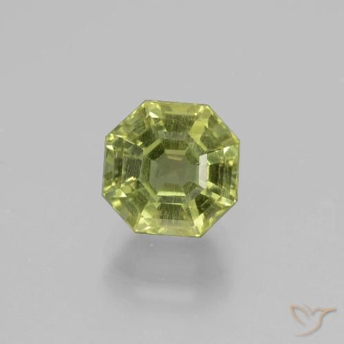 2.31ct Natural Verde Terroso Quente Apatita, Corte Esmeralda, VS-SI