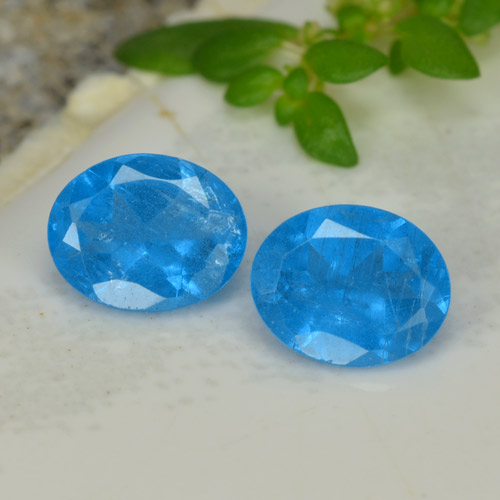 Pedras preciosas de Apatita azul intenso natural de 0.74 ct, Corte Oval, VS-SI