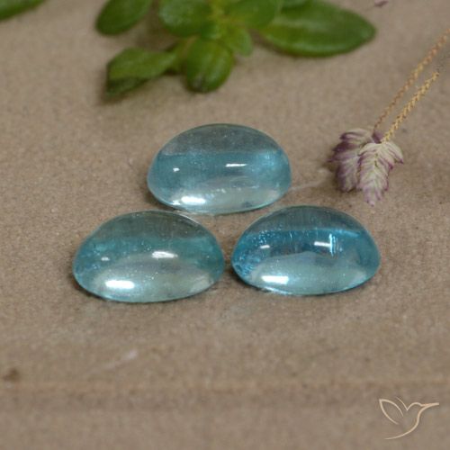 1.75ctw Natural Azul Apatita, oval, Transparente