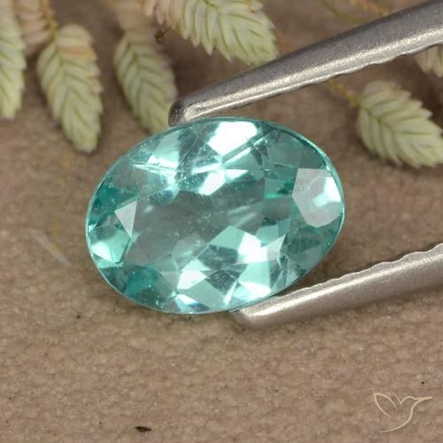 0.70ct Natural Verde azulado médio Apatita, oval, VS