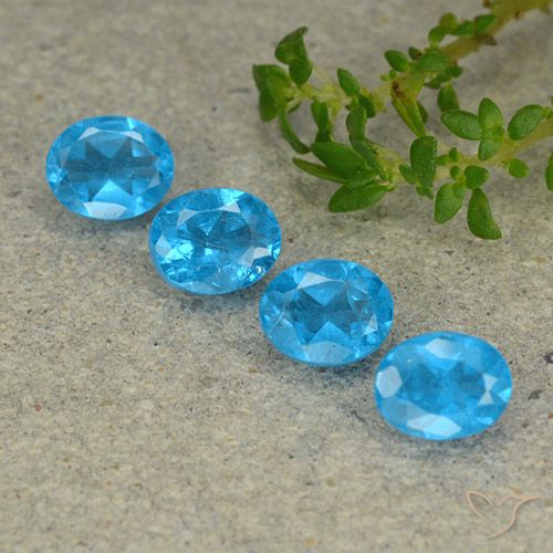1.40ctw Natural Azul médio Apatita, oval, VS