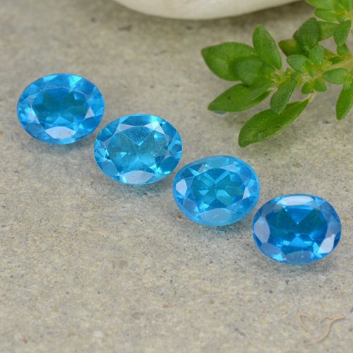 1.48ctw Natural Azul médio Apatita, oval, VS