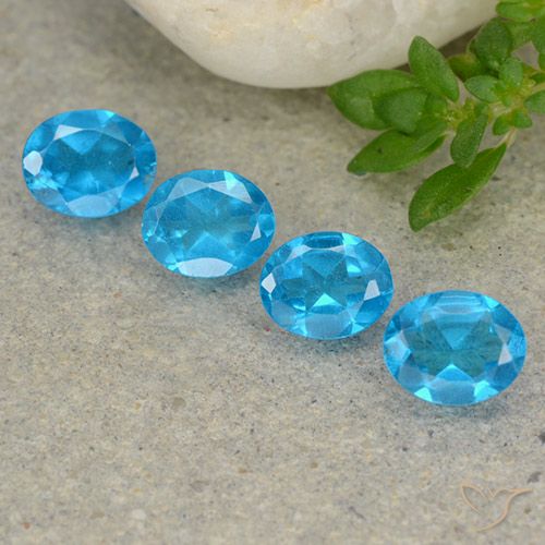 1.44ctw Natural Azul médio Apatita, oval, VS