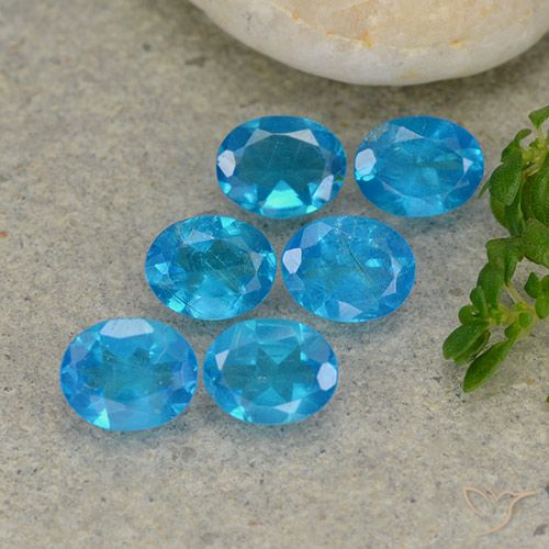 2.06ctw Natural Azul médio Apatita, oval, VS
