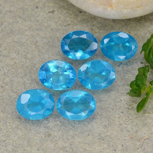 1.96ctw Natural Azure Profundo Apatita, oval, VS