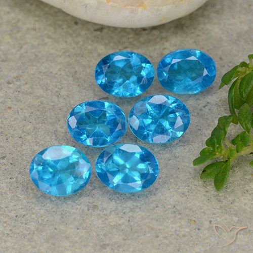 1.97ctw Natural Azul médio Apatita, oval, VS
