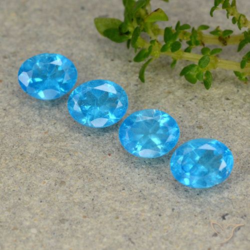 1.37ctw Natural Azul médio Apatita, oval, VS