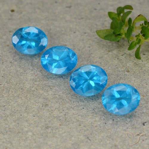 1.66ctw Natural Azul médio Apatita, oval, VS