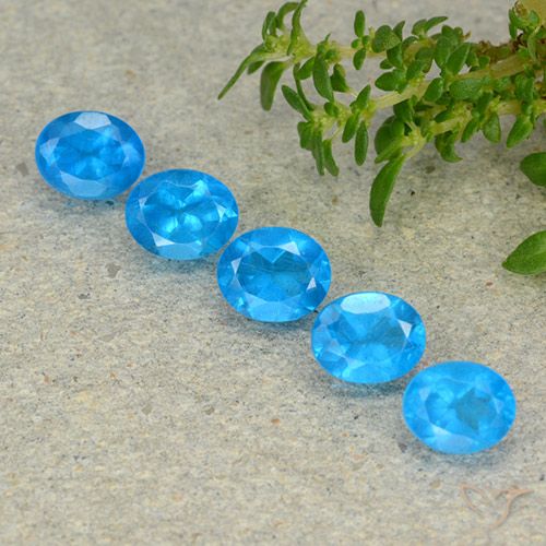 2.21ctw Natural Azul Apatita, oval, VS