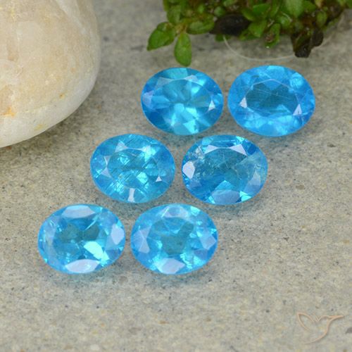 2.32ctw Natural Azul médio Apatita, oval, VS