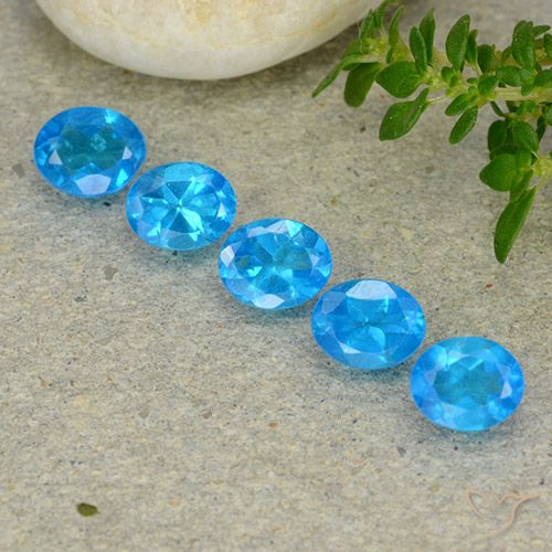 2.01ctw Natural azul intenso Apatita, oval, VS