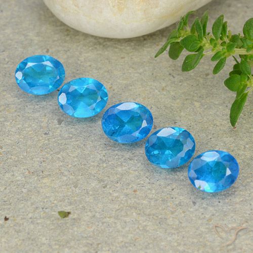 1.65ctw Natural Azul Azul Apatita, oval, VS