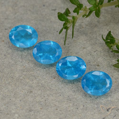 1.57ctw Natural Azul Azul Apatita, oval, VS