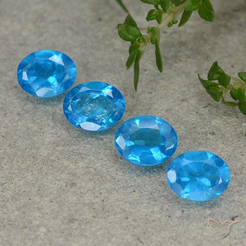 1.53ctw Natural Azul médio Apatita, oval, VS